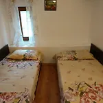 维塔诺瓦宾馆 * Genchovtsi